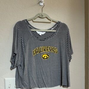 Flying Colors Striped Black and White Hawkeyes Women's Crop Top Size L